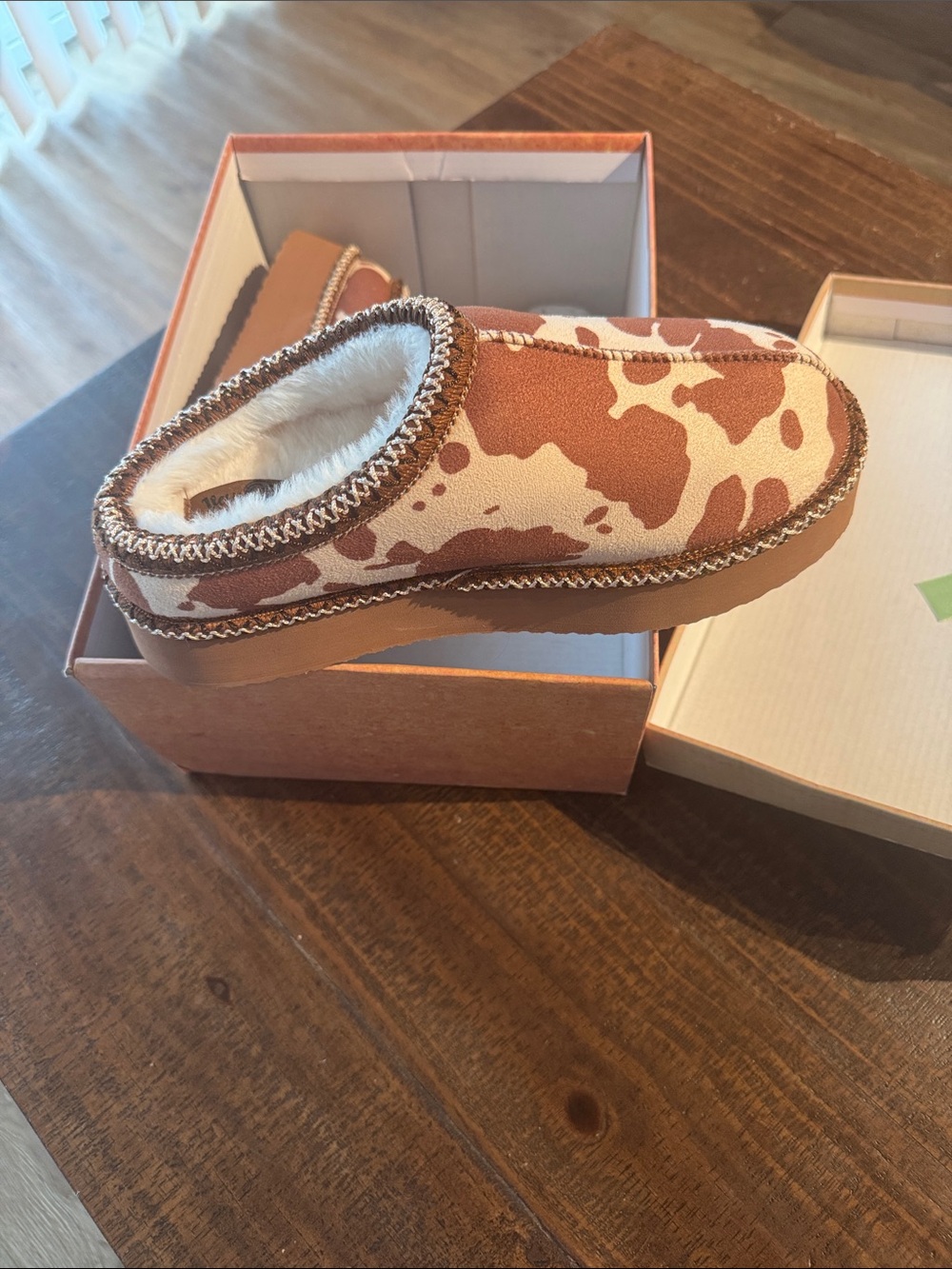 Very G cow design shoe